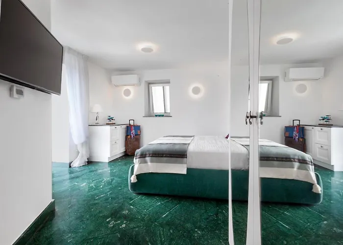 Estate4home - Jj * Capri